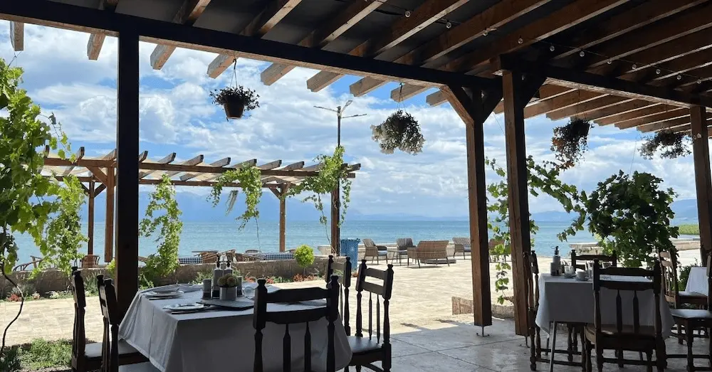 پرگولا و آلاچیق: تعریف جدیدی از فضای استراحت