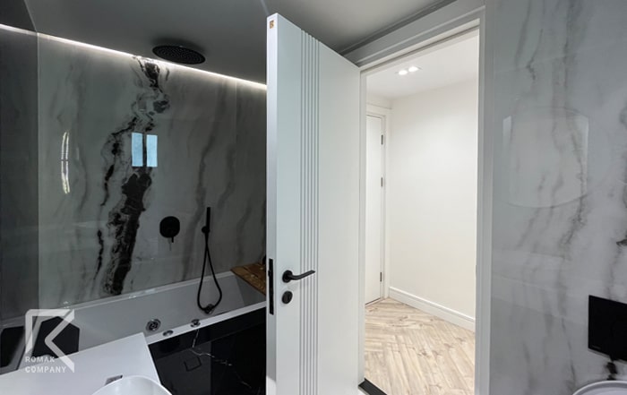 ۱۰ اشتباه رایج در انتخاب درب حمام و سرویس بهداشتی که کمتر به آن توجه میشود